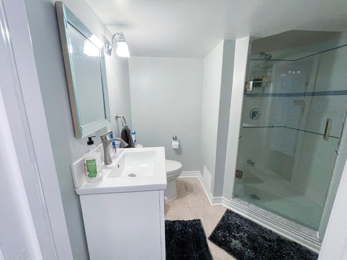 Spacious & Renovated 1Bd Suite W/Parking 多伦多 外观 照片